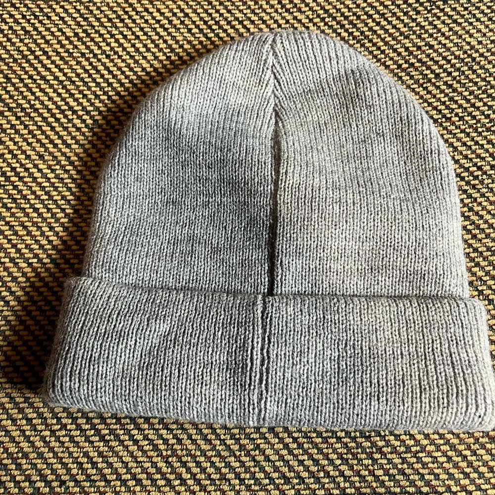GymShark Sharkhead Beanie Light Grey - Picture 3 of 3